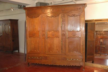 3-door armoire from Lorraine