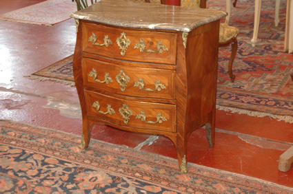 Petite commode Louis XV