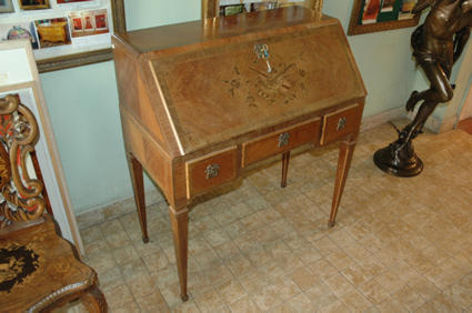 Bureau style Louis XVI