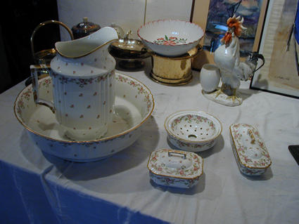Limoges porcelain set of toiletries