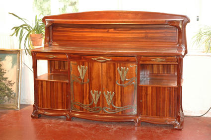 Beautiful MAJORELLE dining-room suite