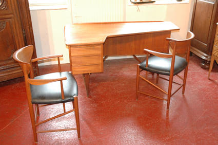 Peter HVIDT desk and armchairs