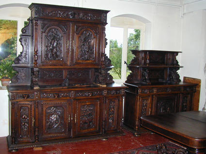 Late 19th century dining-room suite