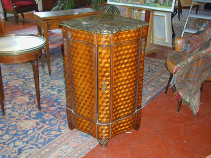 Meuble de style Louis XV