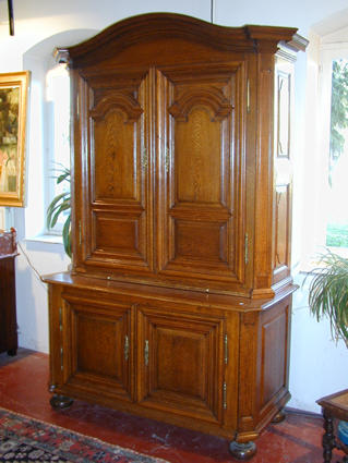 Louis XIV Alsatian buffet