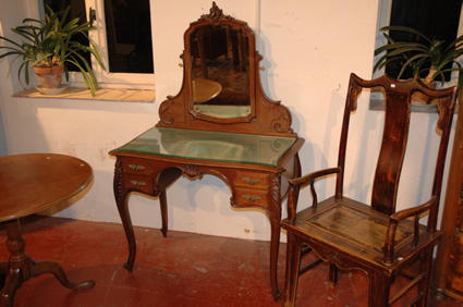 Louis XV-style dressing table