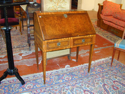 Bureau de style Louis XVI