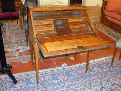 Bureau de style Louis XVI