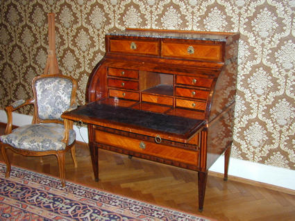 Louis XVI desk