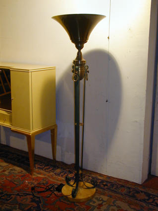 Floor lamp