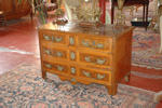 Beautiful 18th century commode