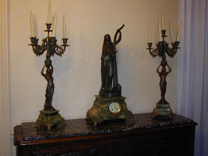 Mantelpiece ornaments