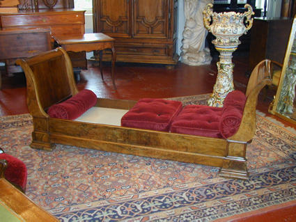 19th century rest bed