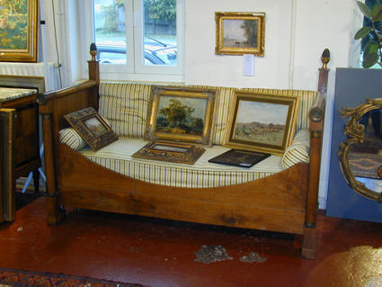 Empire rest bed