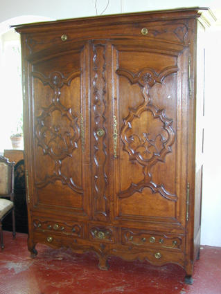 Beginning of the 19th century armoire of Lorraine
