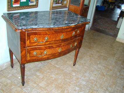 Beginning of the 19th century commode