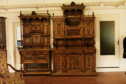 Late 19th century dining-room suite