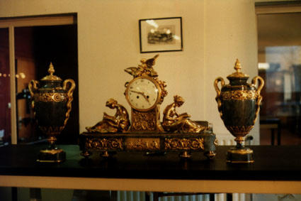 Late 19th century mantelpiece ornaments